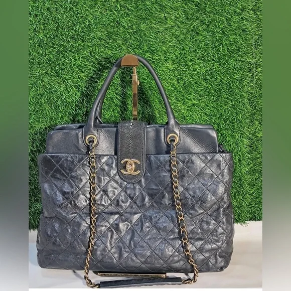 Chanel Stingray Glazed Calfskin Bindi Tote Bag - Picture 5 of 15